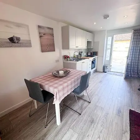 Cosy Flat In Ampney Crucis Apartment Exterior photo