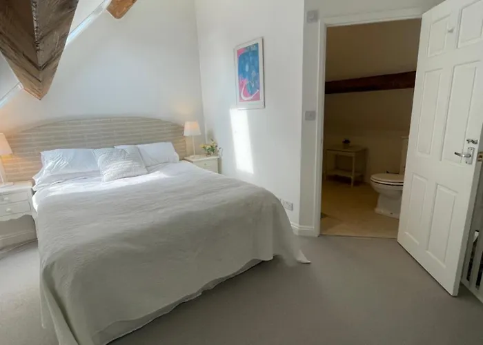Cosy Flat In Ampney Crucis