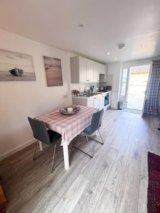 Cosy Flat In Apartment