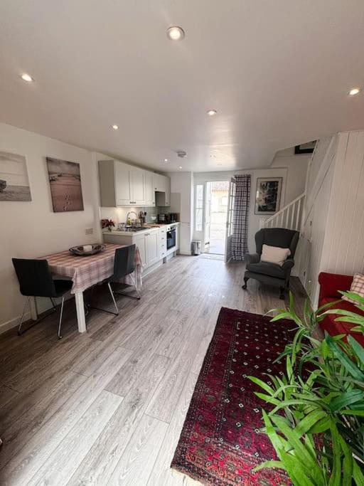 Cosy Flat In Apartment Ampney Crucis